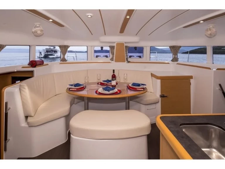 Pronajmout Katamarán se skipperem či ne Lagoon v Lefkáda