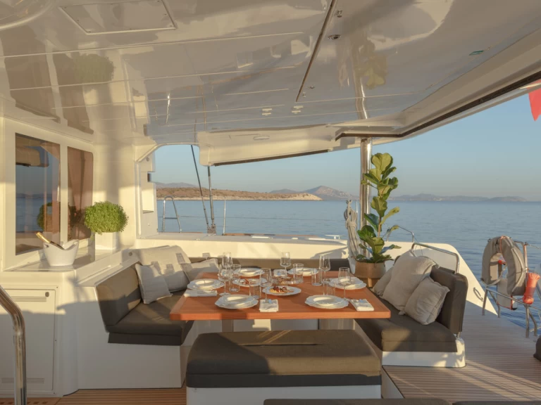 Pronájem jachty v Elliniko  -Lagoon Lagoon 52 F na Samboatu