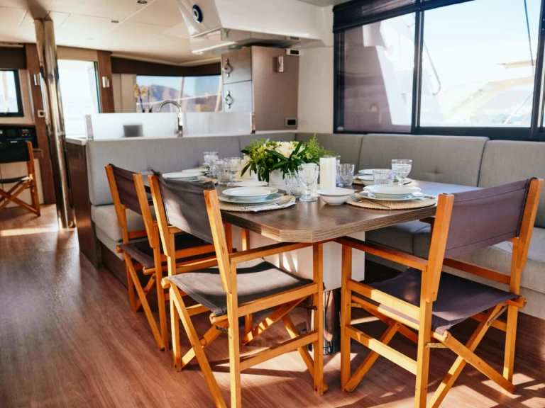 Pronájem Katamarán Bali s licencí