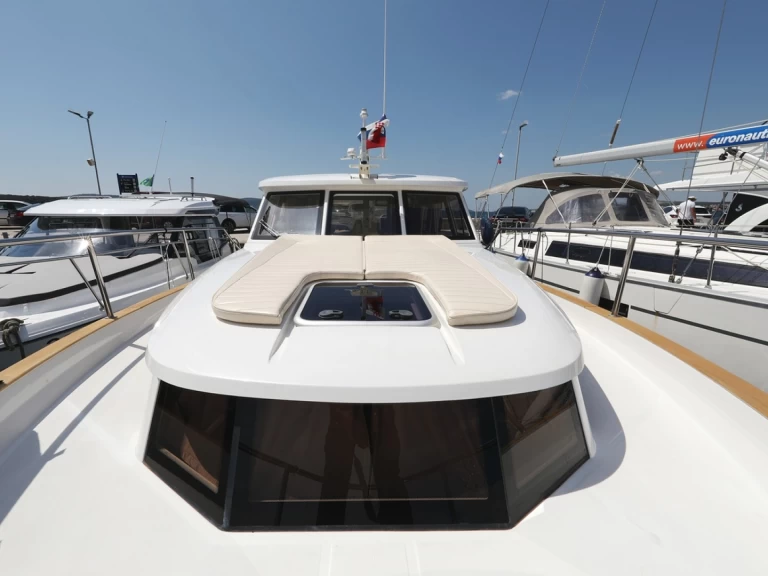Pronájem Jachta Greenline Yachts s licencí