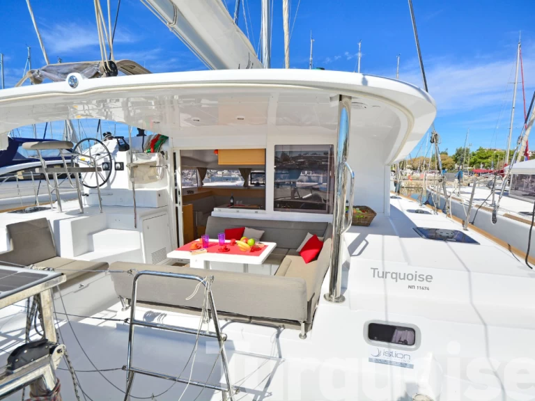 Pronajmout si Lagoon Lagoon 400 S2 v Lavrio