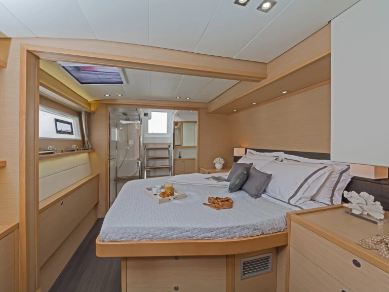 Pronájem lodi Lagoon Lagoon 560 v Alimos na Samboatu