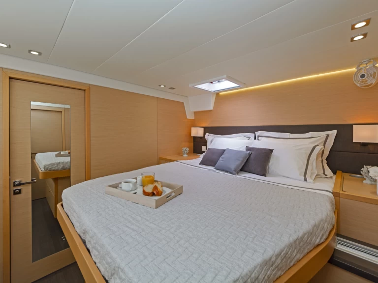 Lagoon Lagoon 560 jednotlivci a charterové společnosti v Alimos