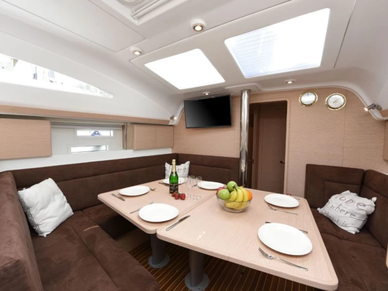 Pronajmout Plachetnice se skipperem či ne Elan v Zadar