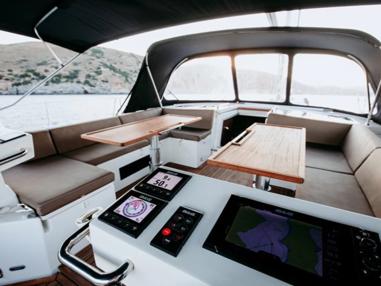 Pronájem Plachetnice v Lavrio -Bavaria Bavaria C57