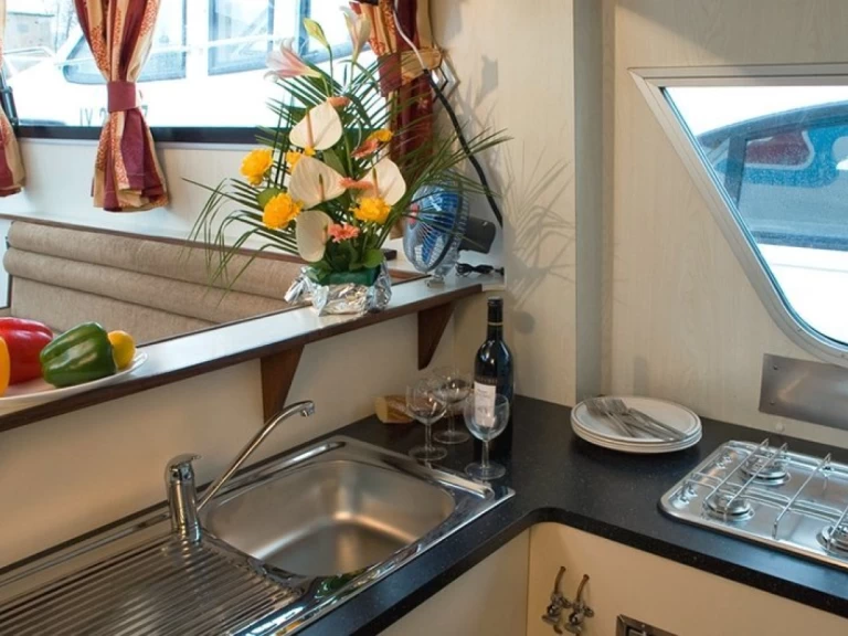 Pronajmout Říční loď se skipperem či ne Standard v Fontenoy-le-Château