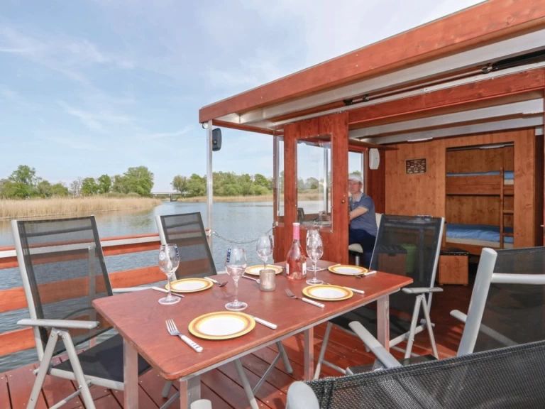 Říční loď k pronájmu v Buchholz City za nejlepší cenu