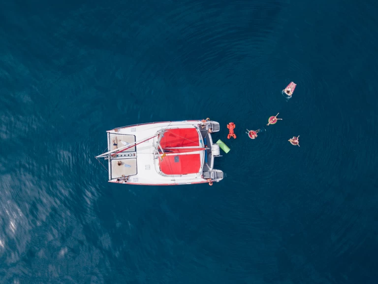 Pronájem lodi Marina Vela lákavé ceny 36 