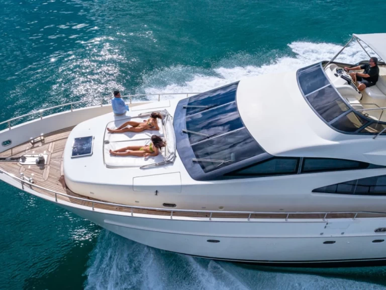 Pronajmout si Azimut 70 Seajet v Palma de Mallorca
