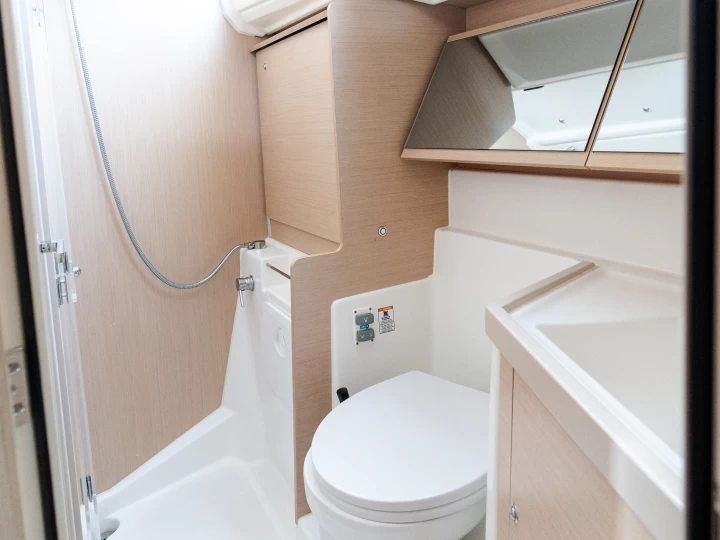 Pronájem Plachetnice Bénéteau s licencí