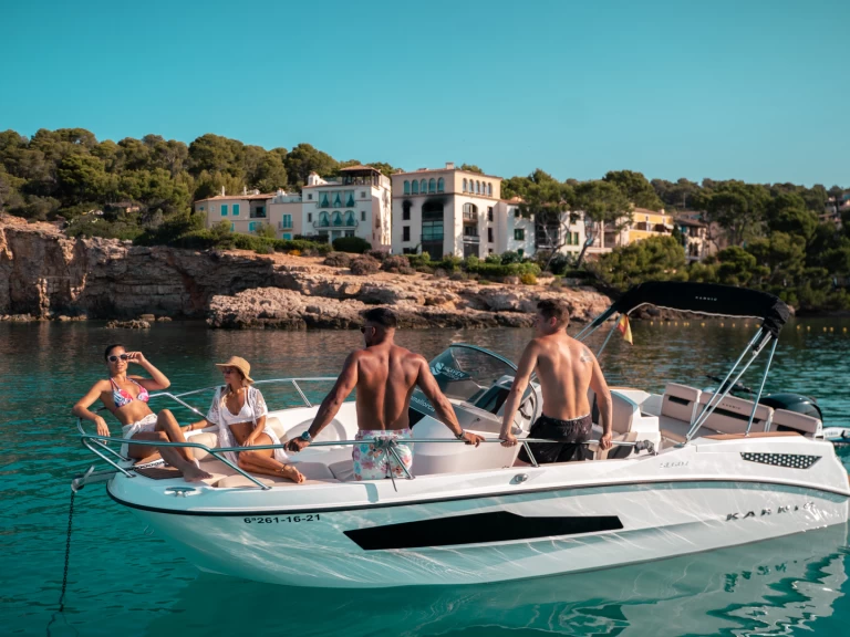 Pronájem Motorová loď Karnic s licencí