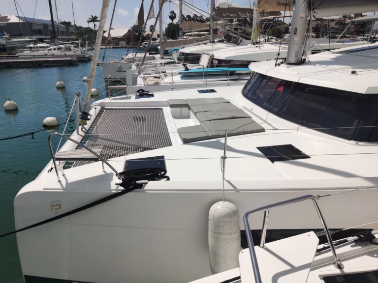 Pronájem jachty v Bas du Fort -Fountaine Pajot Astrea 42 na Samboatu