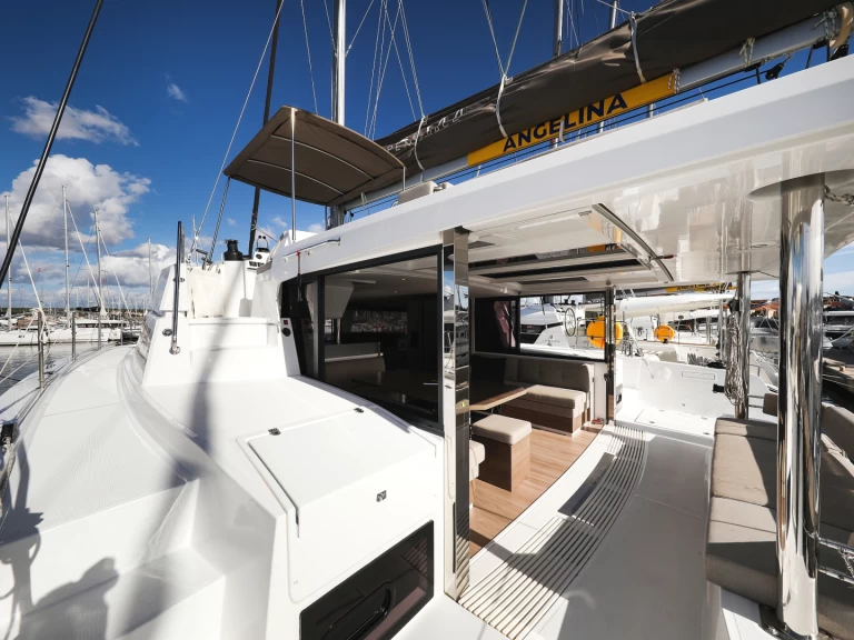 Katamarán k pronájmu v Biograd Na Moru za nejlepší cenu