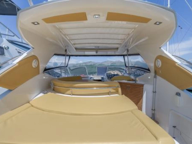 Pronájem Motorová loď Sessa Marine s licencí