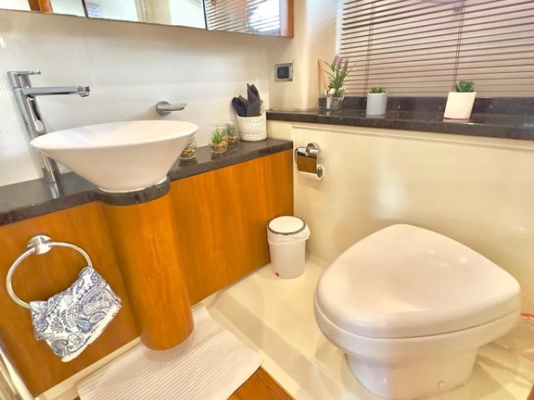 Pronajmout Jachta se skipperem či ne Sunseeker v Dubai Marina