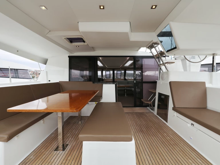 Pronájem lodi Fountaine Pajot Saona 47 v Rogoznica na Samboatu