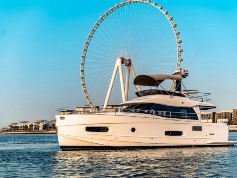 Pronájem lodi Azimut Azimut 46 Fly v Dubai Marina na Samboatu