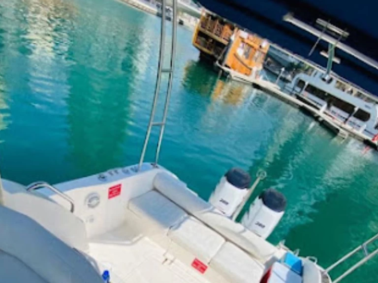 Pronájem Motorová loď v Dubai Marina -Gulf Craft - Majesty Yachts Majesty 33ft