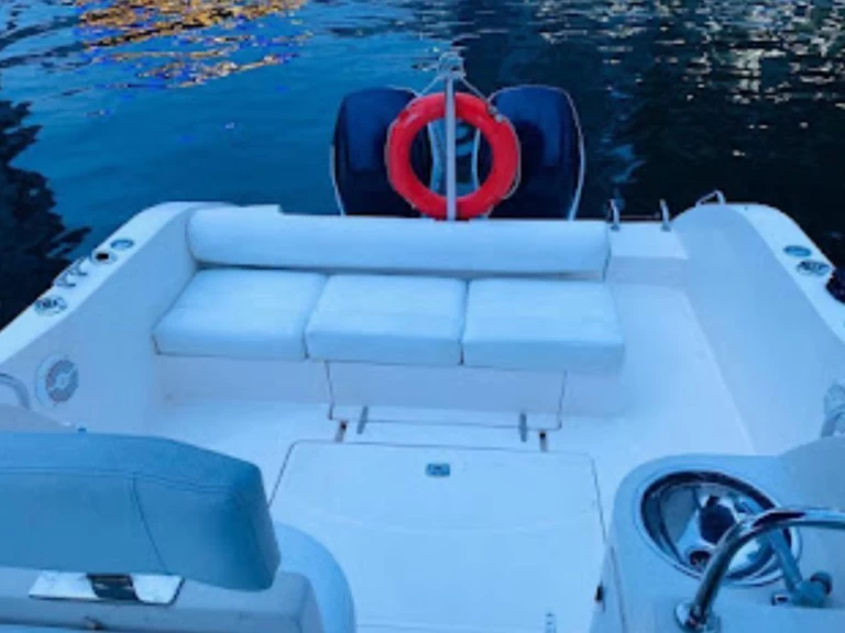 Pronajmout Motorová loď se skipperem či ne Gulf Craft - Majesty Yachts v Dubai Marina