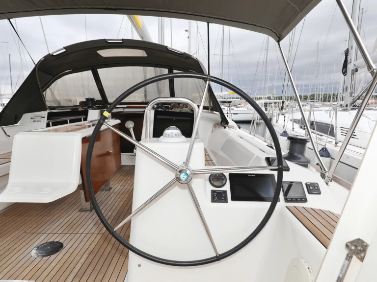 Pronajmout si Dufour Dufour 460 Grand Large v Biograd Na Moru