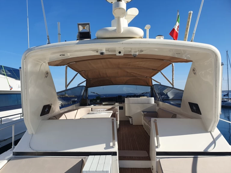 Pronajmout si Leopard Leopard 23 Sport v Gallipoli