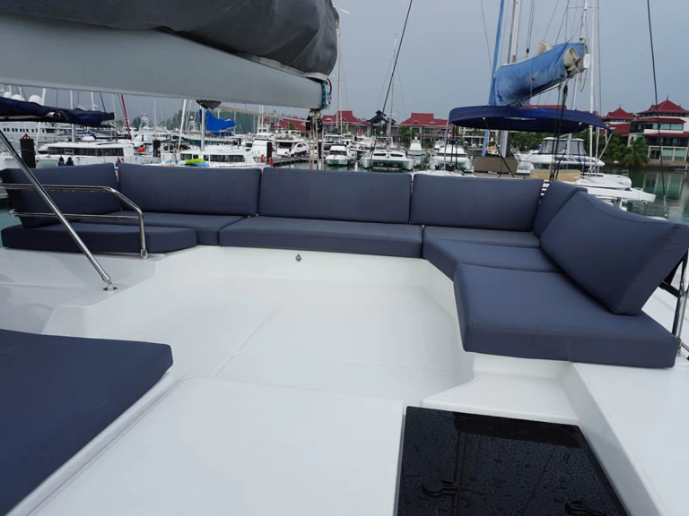 Pronájem lodi Eden Island lákavé ceny Tanna 47