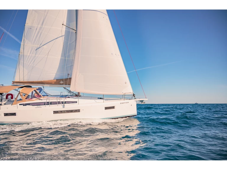 Pronájem lodi Alimos lákavé ceny Sun Odyssey 410