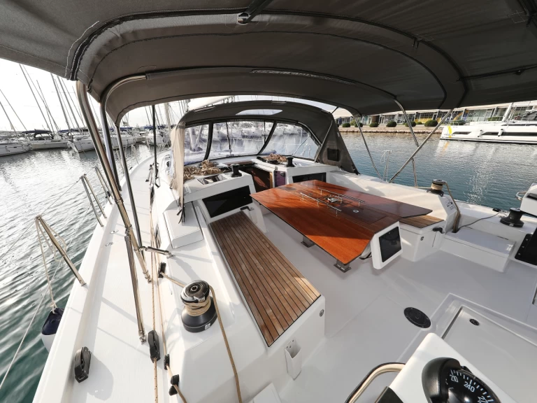 Pronájem lodi Dufour Dufour 470 v Sukošan na Samboatu