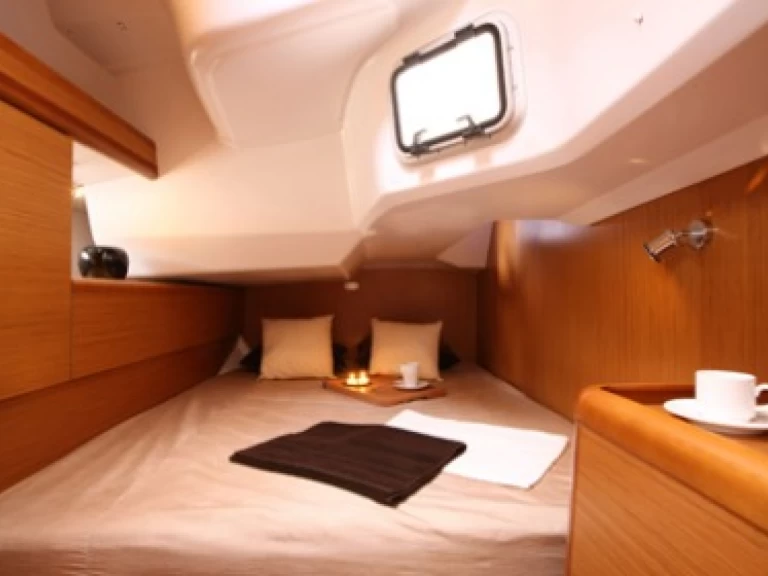 Pronájem Plachetnice Jeanneau s licencí