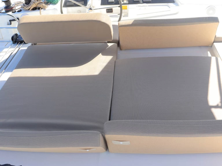 Pronájem Katamarán Lagoon s licencí