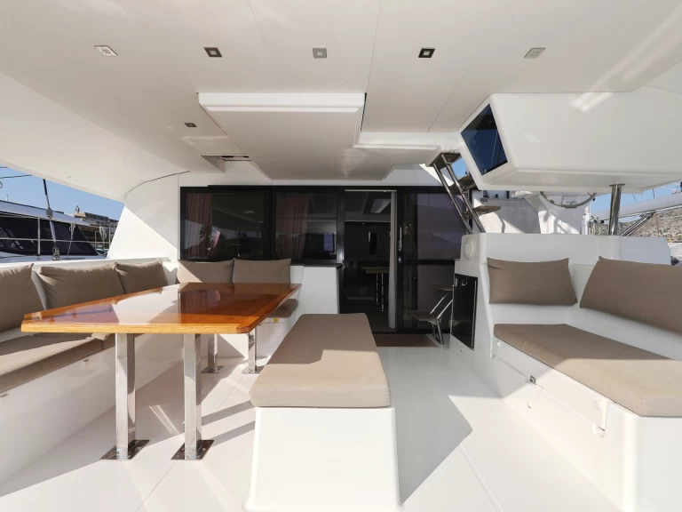 Fountaine Pajot Saba 50 jednotlivci a charterové společnosti v Trogir