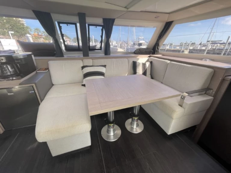 Fountaine Pajot Isla 40 jednotlivci a charterové společnosti v Annapolis