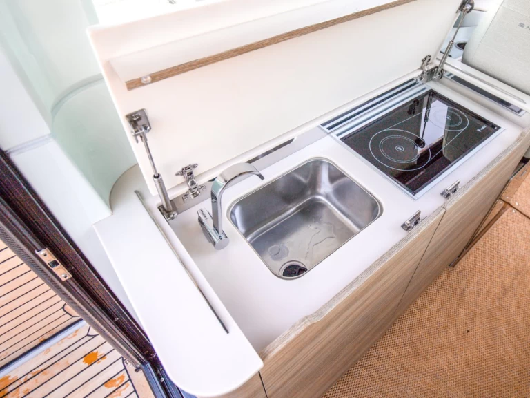 Pronájem lodi Opatija lákavé ceny Saxdor 320 GTC