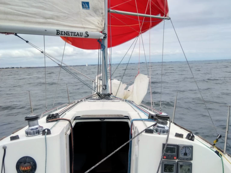 Pronájem lodi Lorient lákavé ceny First 31.7