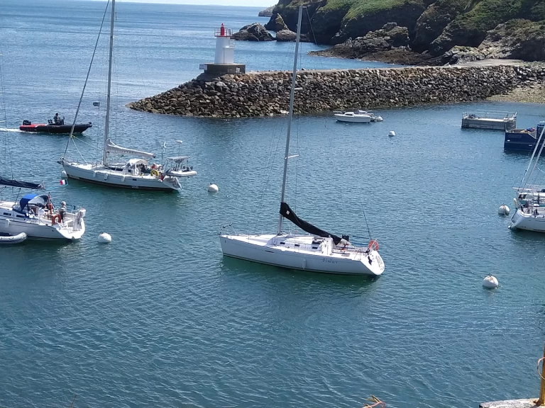 Pronajmout Plachetnice se skipperem či ne Bénéteau v Lorient