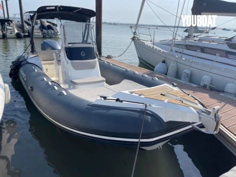 Pronájem lodi Capelli Tempest 700 Open v Port du Lavandou na Samboatu