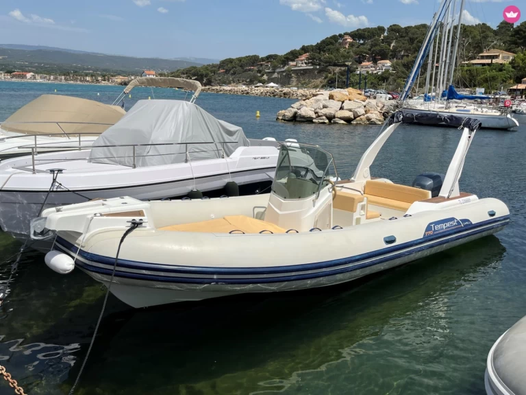 Pronájem lodi Fréjus lákavé ceny Tempest 625