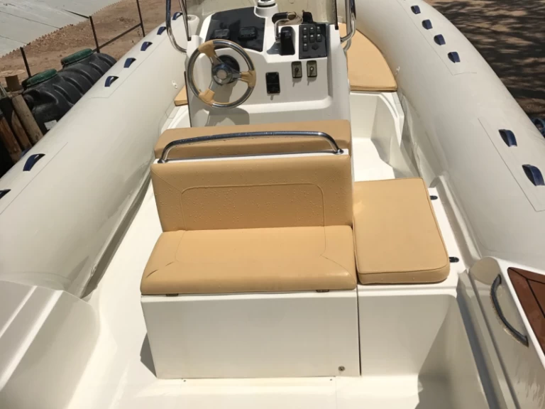 Pronájem lodi Capelli Tempest 625 v Fréjus na Samboatu