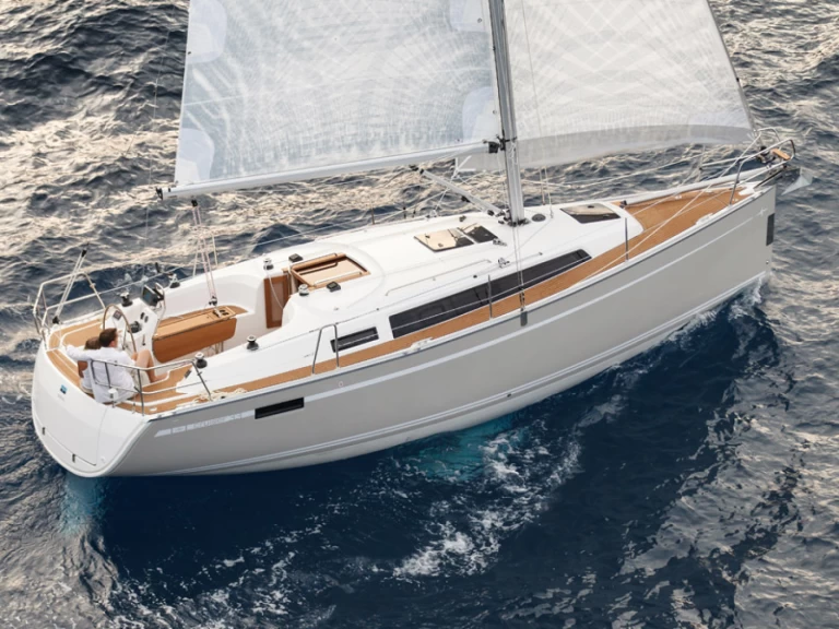 Bavaria Cruiser 33 jednotlivci a charterové společnosti v Olbia