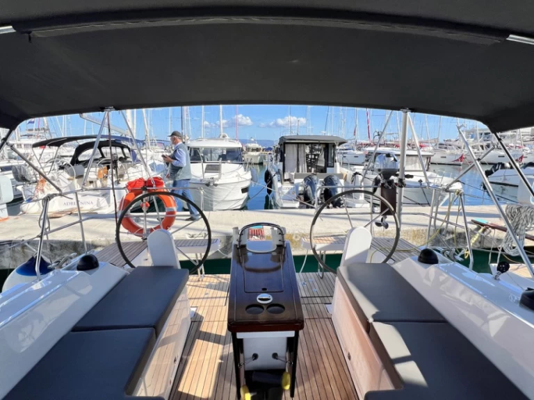 Pronajmout si Bavaria Bavaria C38 v Split