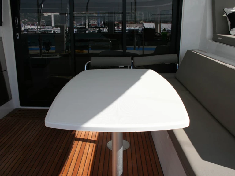 Pronájem lodi Donji Seget lákavé ceny Lagoon 42