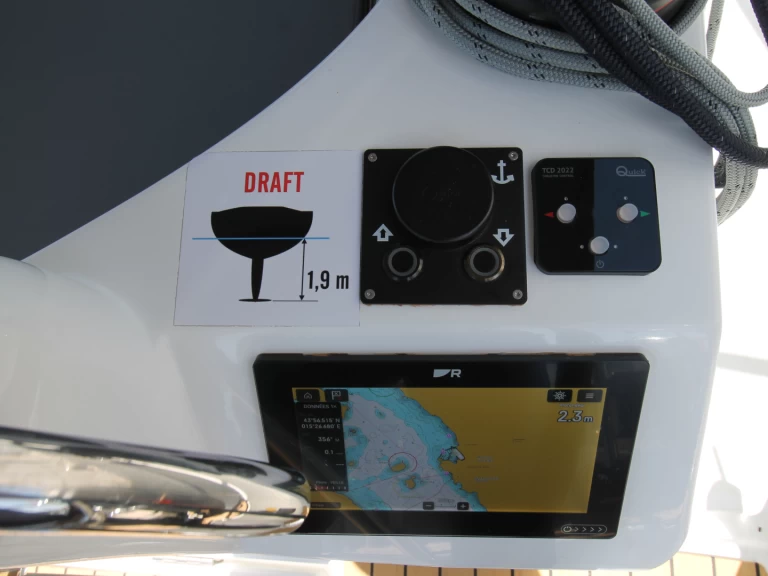 Pronajmout si Jeanneau Sun Odyssey 410 v Biograd Na Moru