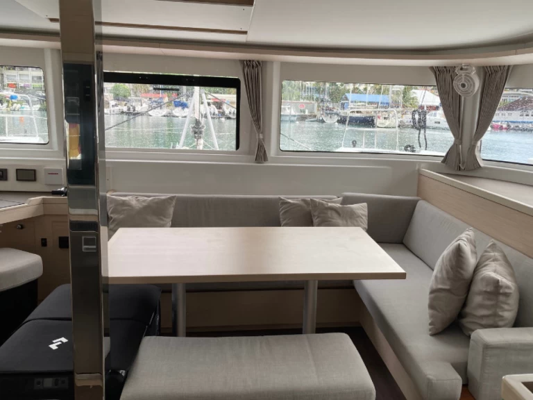 Katamarán k pronájmu v Le Marin za nejlepší cenu