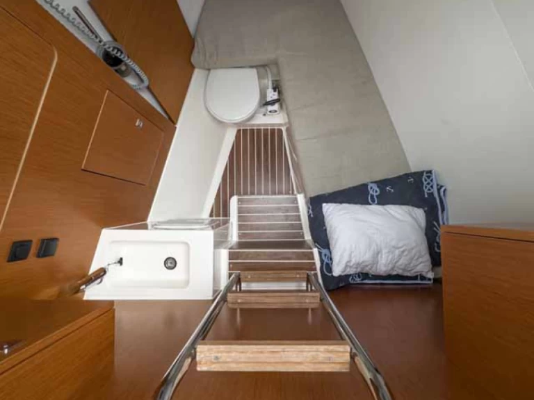 Pronájem lodi Pula lákavé ceny Bavaria C50 Holiday - 5 + 1 cab.