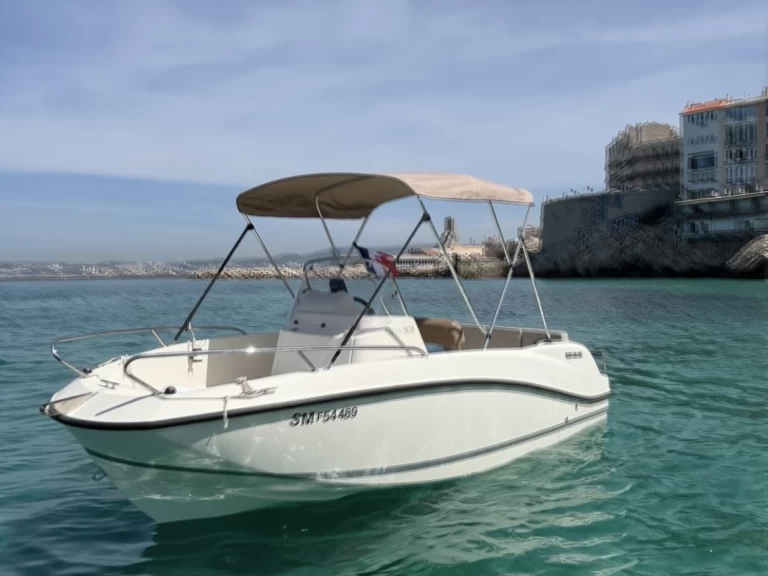 B2 Marine Cap Ferret 522 Open Sport jednotlivci a charterové společnosti v Marseille