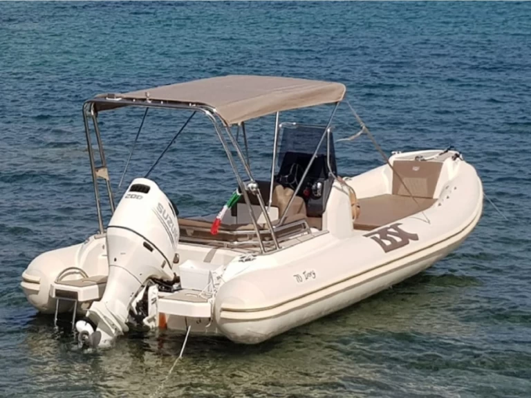 Pronájem Polotuhá loď Bsc s licencí