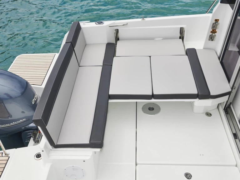 Motorová loď k pronájmu v Trogir za nejlepší cenu