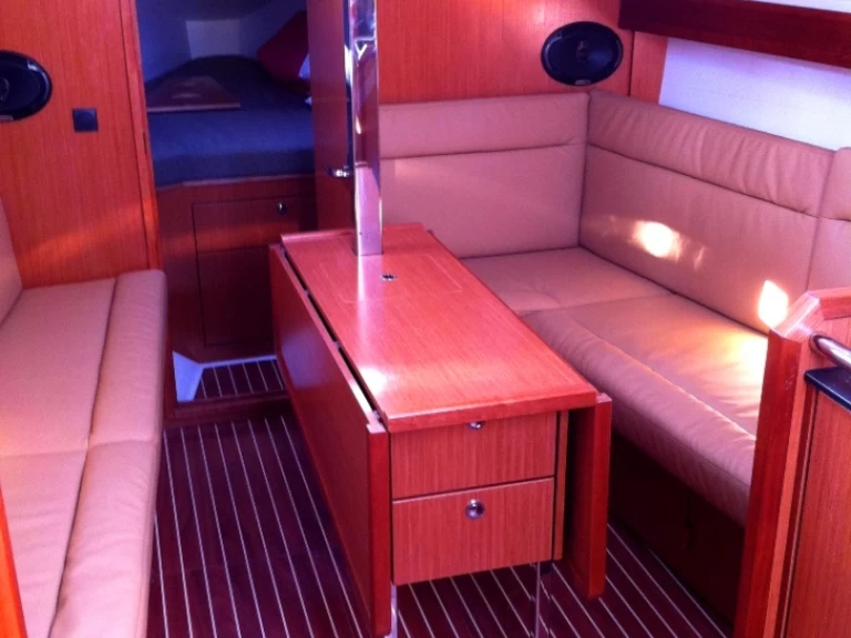 Pronajmout Plachetnice se skipperem či ne Bavaria v Olbia