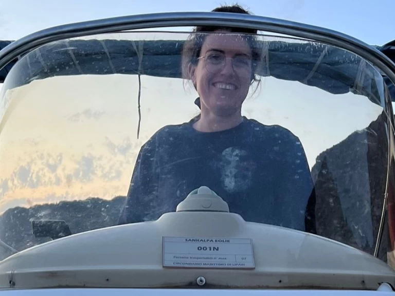 Pronájem lodi Lipari lákavé ceny Prestige one