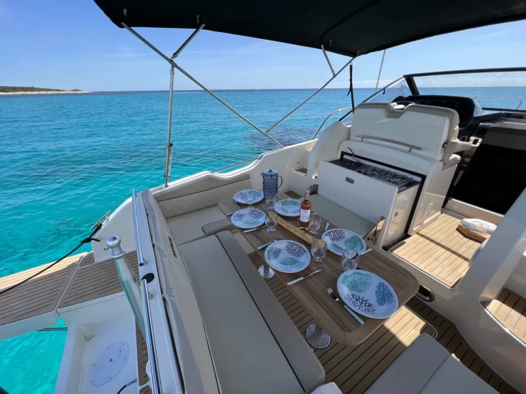 Pronajmout si B2 Marine CAP FERRET 752 CRUISER v Cannes